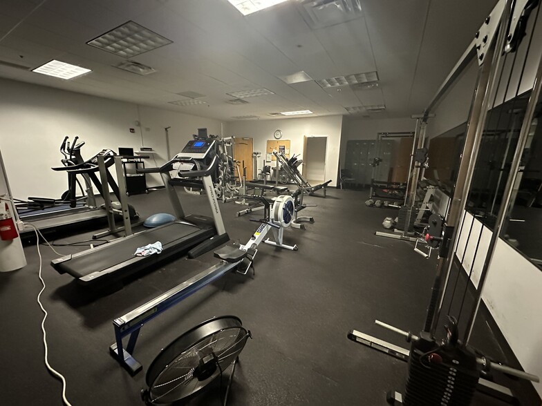 More Photos Of 7007 Discovery Blvd, Dublin Office For Sale