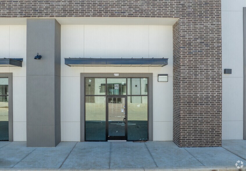 More Photos Of 14300 Ronald W Reagan Blvd, Cedar Park Storefront For Sale