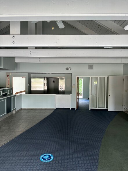 More Photos Of 148-152 Great Rd, Stow Unknown For Lease