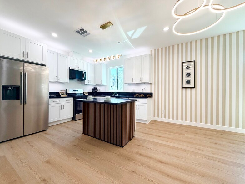 More Photos Of 4627 Rosewood Ave, Los Angeles Multifamily For Sale