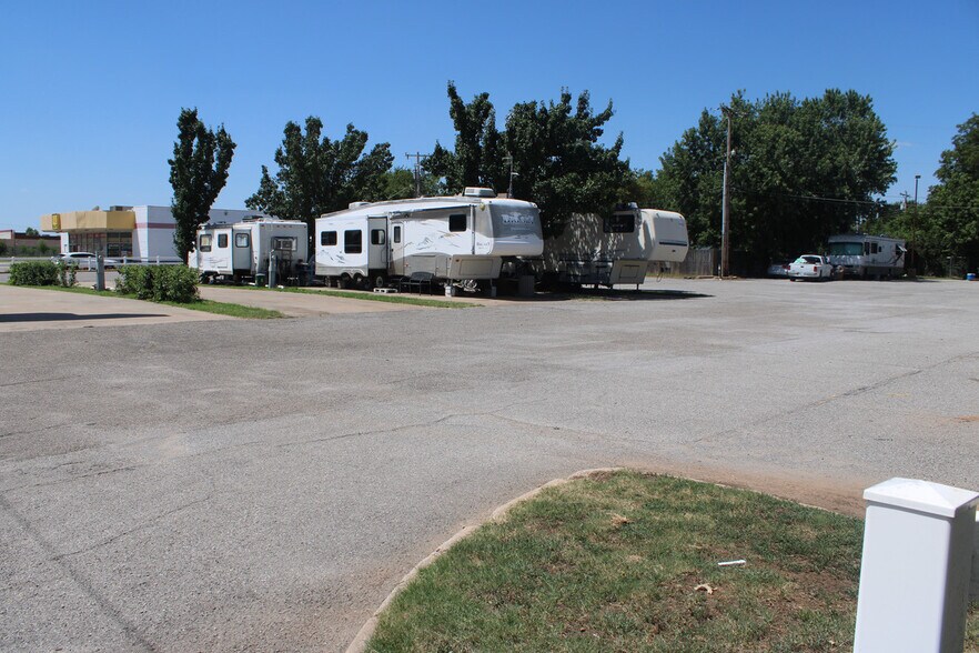 More Photos Of 420 E Oklahoma Blvd, Alva Hotel For Sale