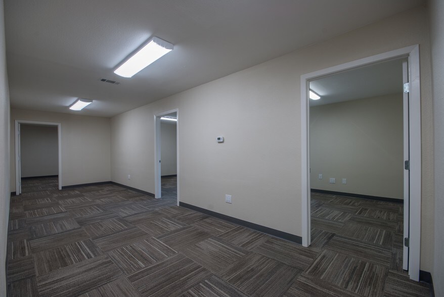 More Photos Of 1106 College St, Bastrop Medical For Lease