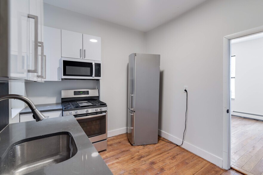 More Photos Of 215 Buffalo Ave, Brooklyn Apartments For Sale