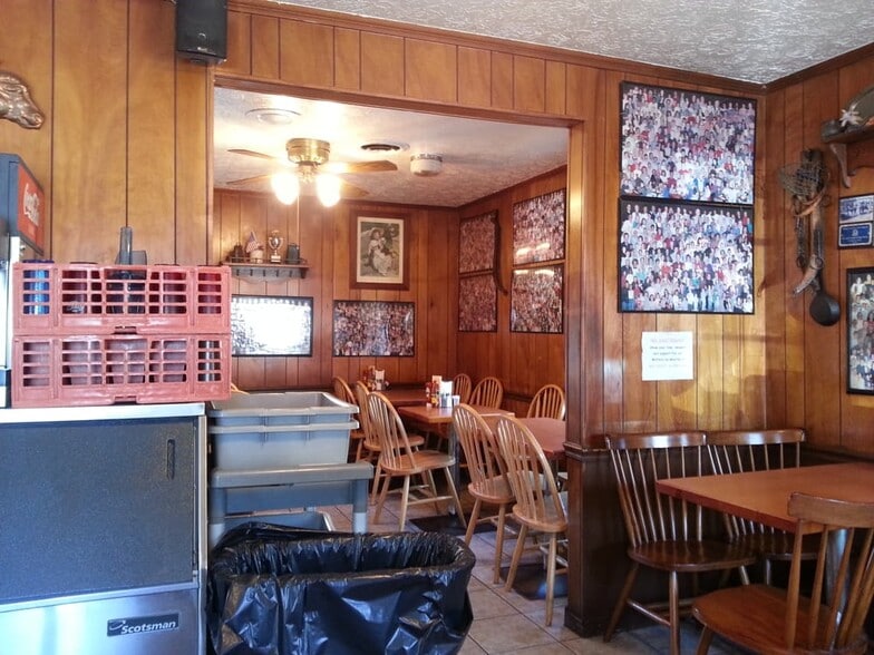 More Photos Of 601 Burbank Cir, Smyrna Restaurant For Sale