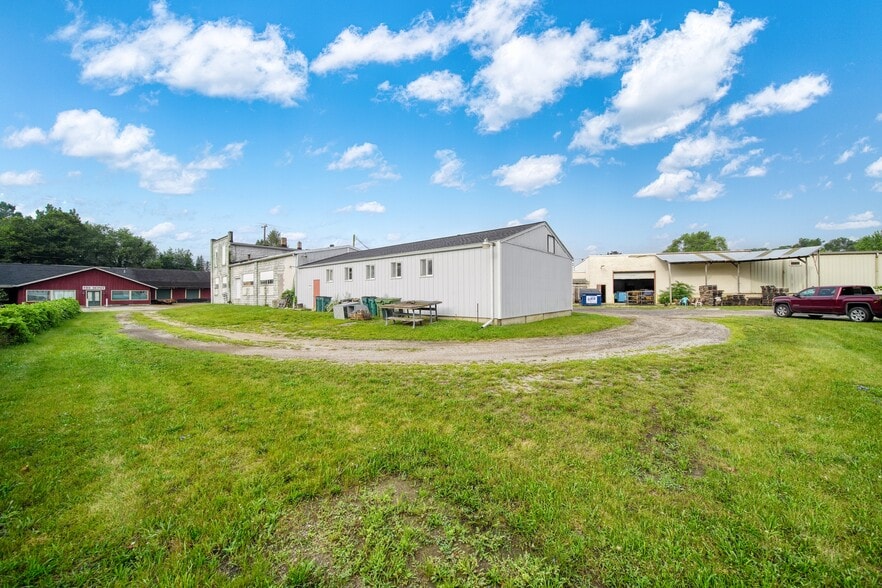 More Photos Of 208 Irwin St, Brooklyn Manufacturing For Sale
