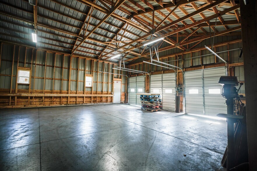 More Photos Of 145 Railroad Ave, Ellsworth Warehouse For Lease