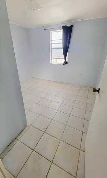 More Photos Of 121 N Bethel St, Roma Apartments For Sale