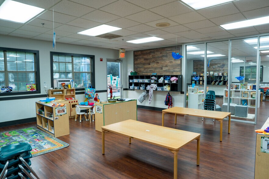 More Photos Of 1909 W Bitters Rd, San Antonio Medical For Sale