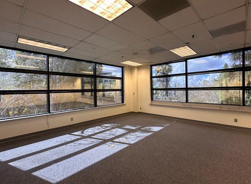 More Photos Of 6803 International Ave, Cypress Office For Lease