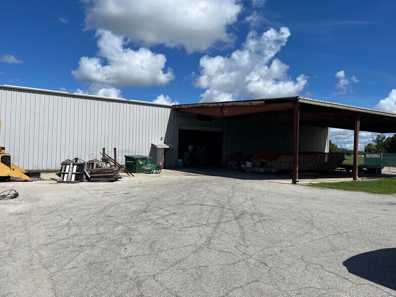 More Photos Of 523 Pear St, Sebring Warehouse For Sale
