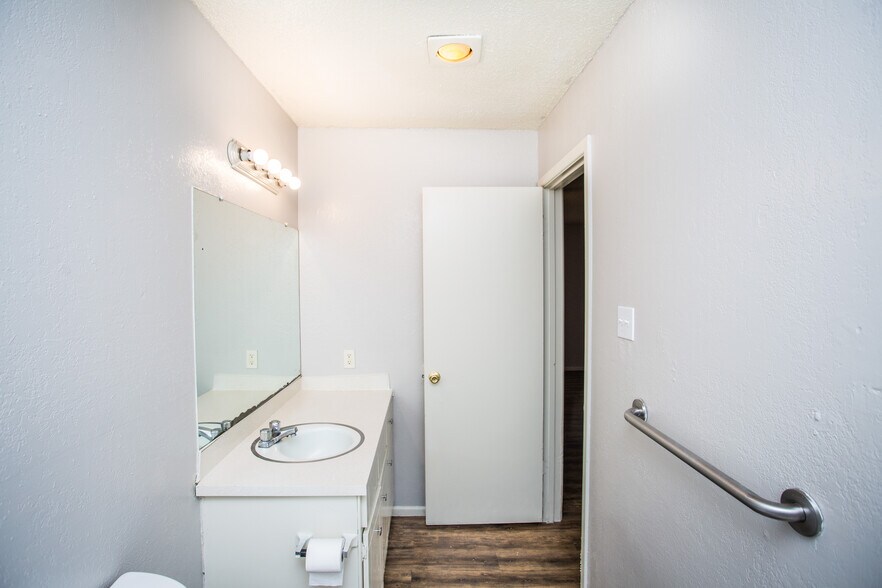 More Photos Of 7410 Quaker Ave, Lubbock Apartments For Sale