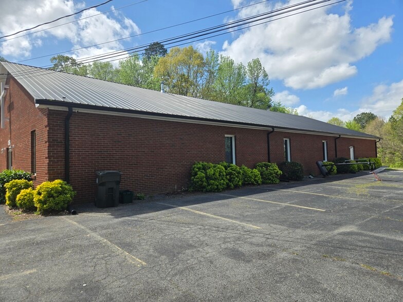 More Photos Of 1360 Fisher Ferry St, Thomasville Specialty For Sale