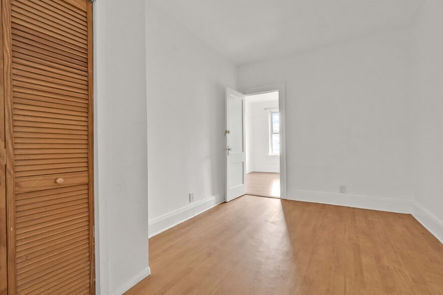 More Photos Of 6340 Fresh Pond Rd, Ridgewood Apartments For Sale