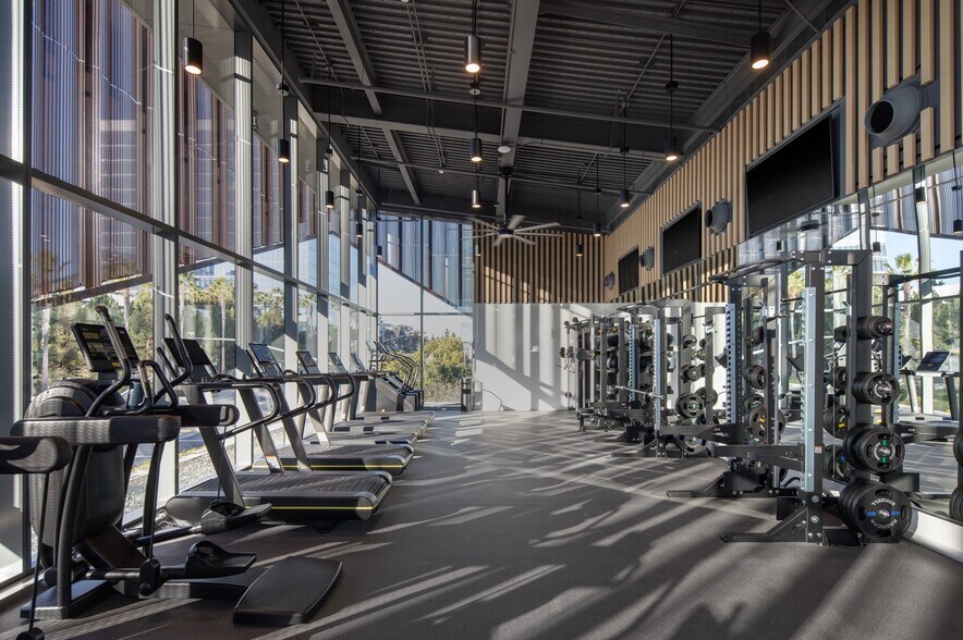 More Photos Of 4727 Executive Dr, San Diego Coworking Space