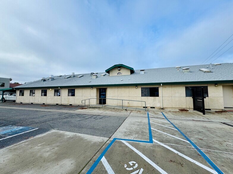 More Photos Of 2036 Railroad Ave, Redding Office For Sale