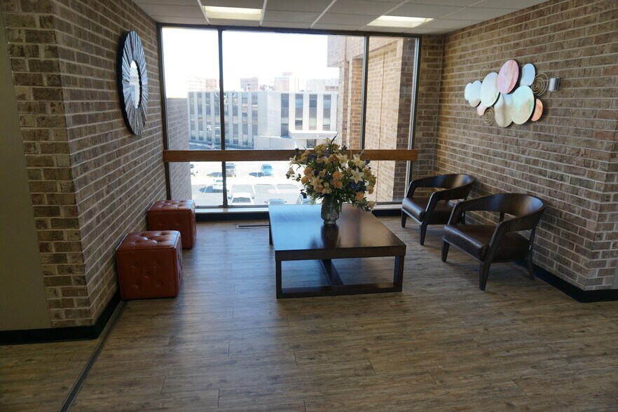 More Photos Of 5700 N Portland Ave, Oklahoma City Medical For Lease