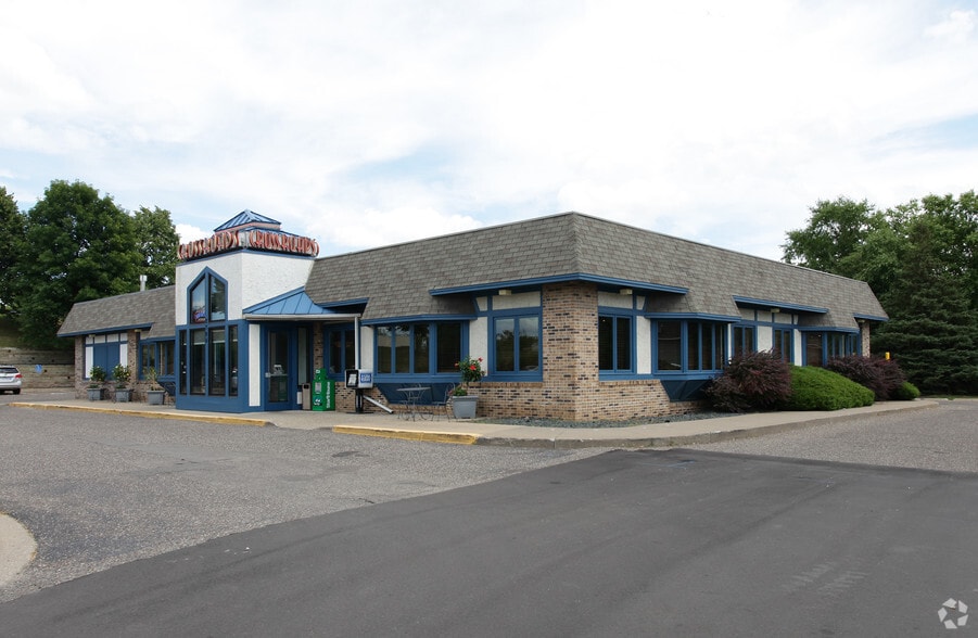 Primary Photo Of 2795 Hedberg Dr, Minnetonka Restaurant For Sale