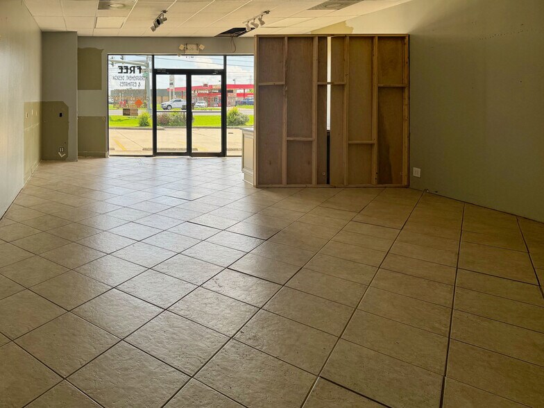 More Photos Of 901 W Airline Hwy, La Place Unknown For Lease