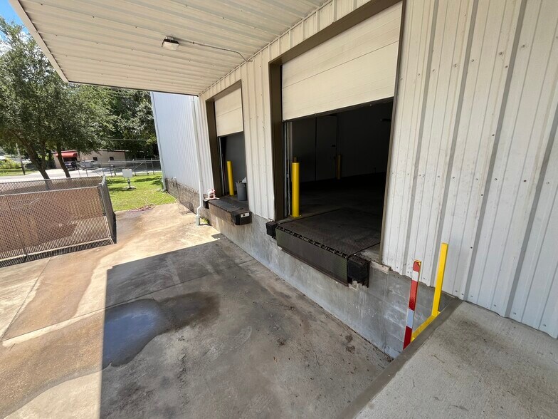 More Photos Of 2400 W Herman St, Pensacola Warehouse For Sale