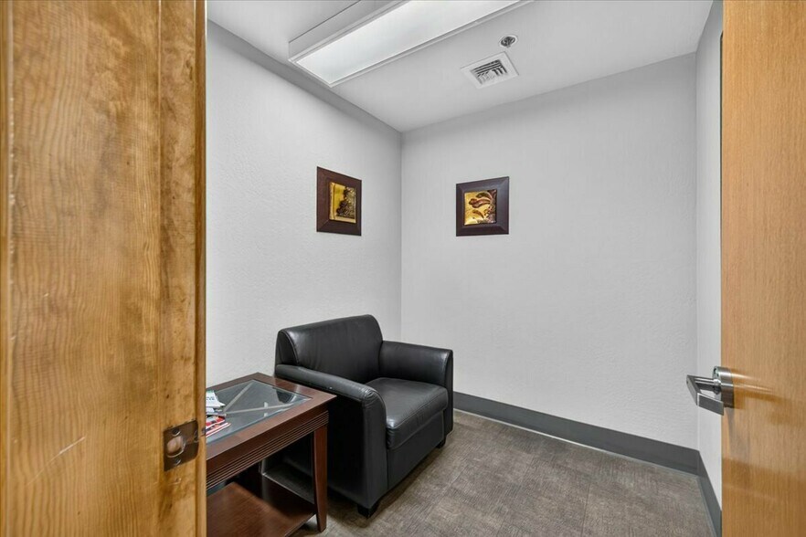 More Photos Of 2600 Shaw Ave, Fresno Office For Sale