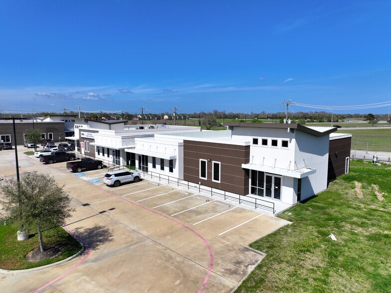More Photos Of 7228 Medical Center Dr, Texas City Medical For Lease
