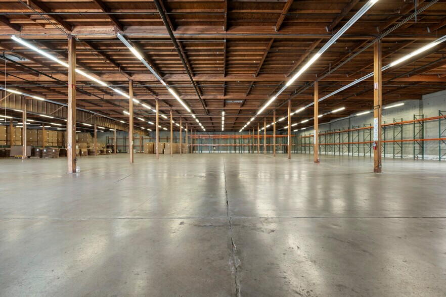 More Photos Of 430 Valley Dr, Brisbane Warehouse For Lease