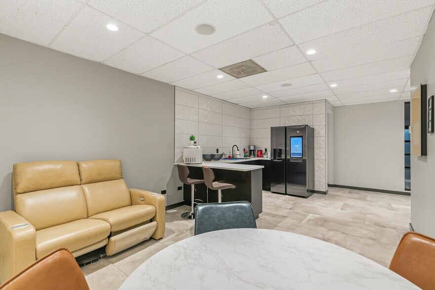 More Photos Of 7108 S Alton Way, Englewood Flex For Sale