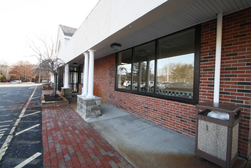Primary Photo Of 409 Columbia Rd, Hanover Storefront For Lease