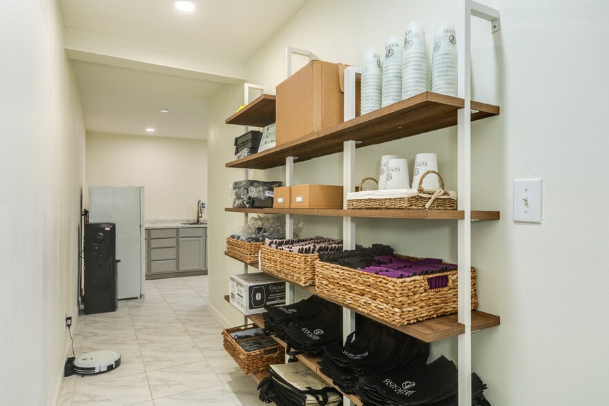 More Photos Of 449 S 17th St, West Columbia Office For Sale