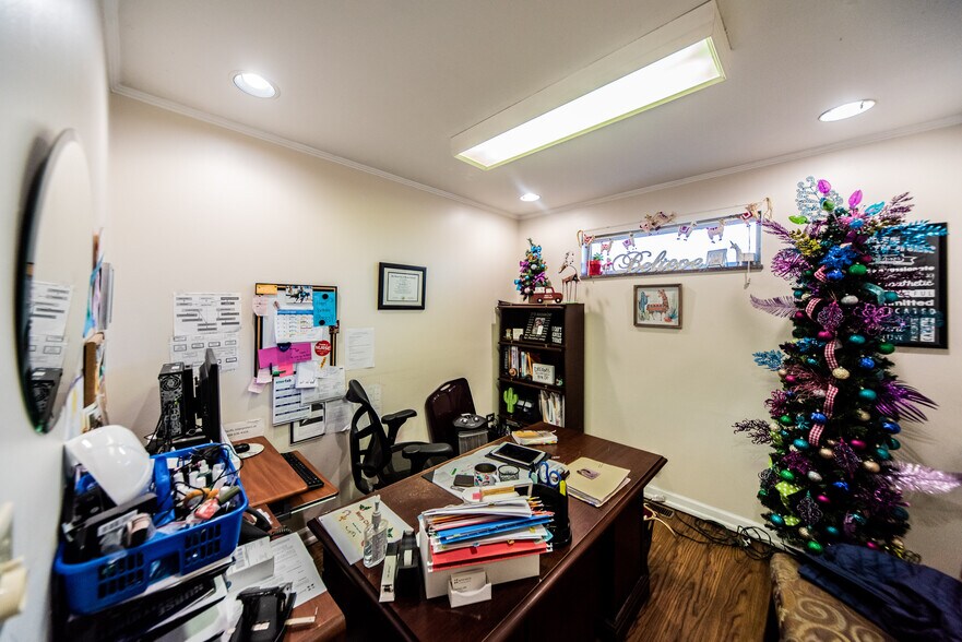 More Photos Of 2535 Broadway St, Paducah Office For Lease