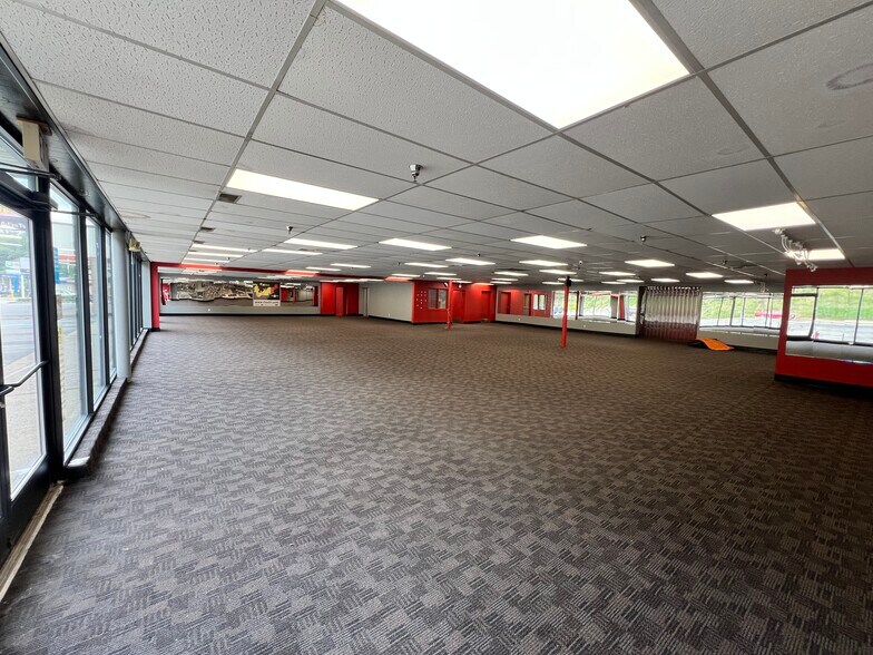 More Photos Of 7725 Mcknight Rd, Pittsburgh General Retail For Sale