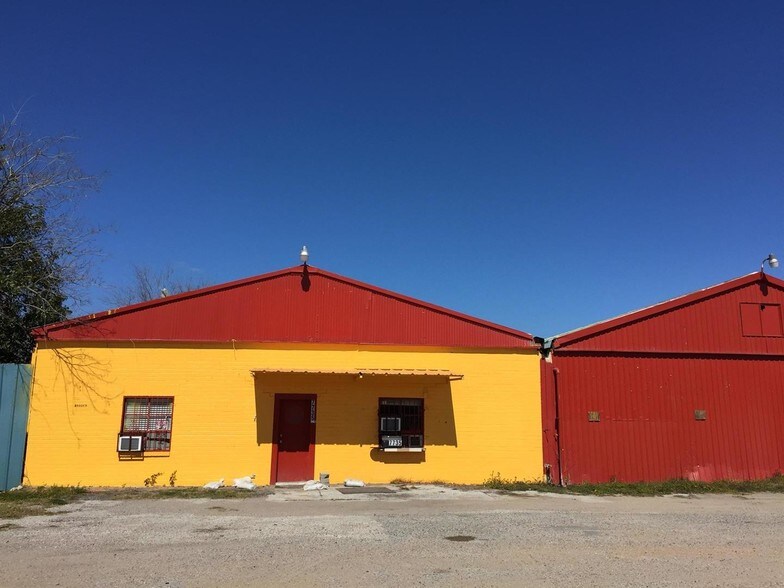 More Photos Of 7735 Lettie St, Houston Auto Salvage Facility For Lease