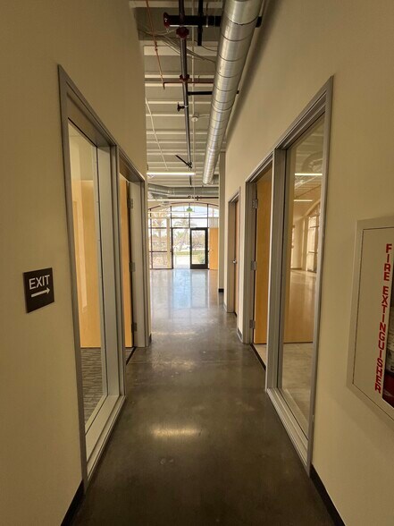 More Photos Of 4910 Azusa Canyon Rd, Irwindale Warehouse For Lease