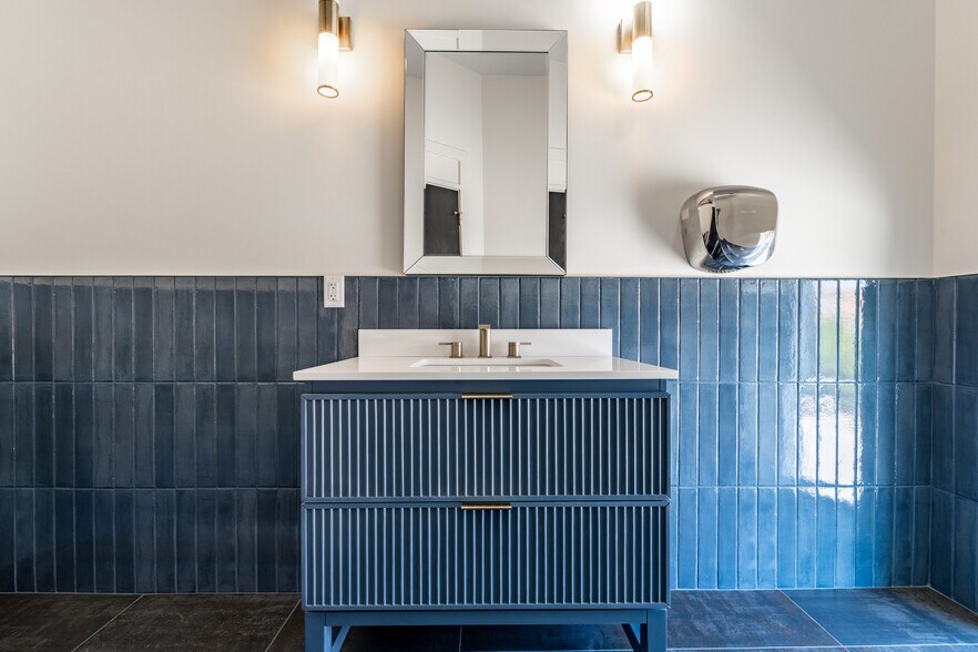 More Photos Of 2506 E Washington St, Indianapolis Storefront Retail Office For Sale