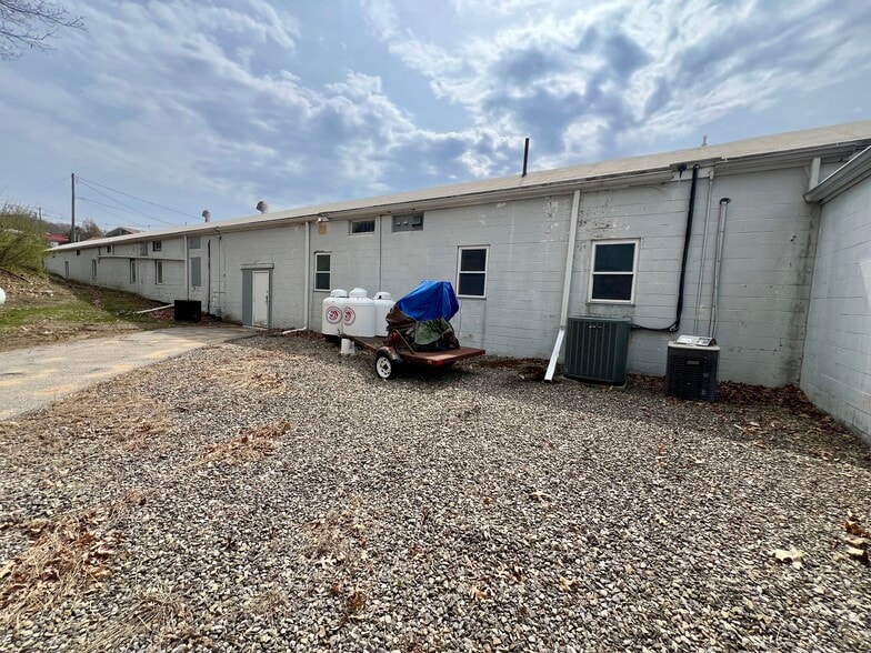 More Photos Of 36 Dr Foote Rd, Colchester Flex For Sale