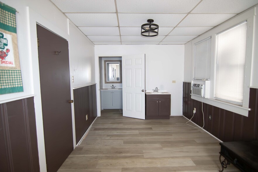 More Photos Of 1258 19th St N, Saint Petersburg Warehouse For Sale
