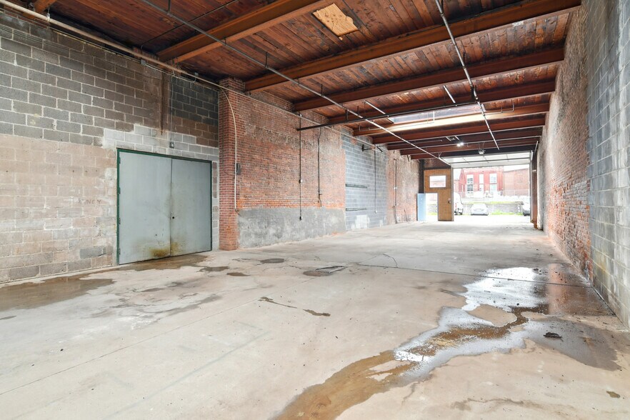 More Photos Of 420 Race St, Holyoke Warehouse For Lease