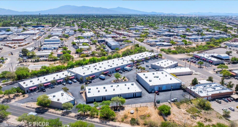Primary Photo Of 1665-1700 E 18th St, Tucson Showroom For Lease