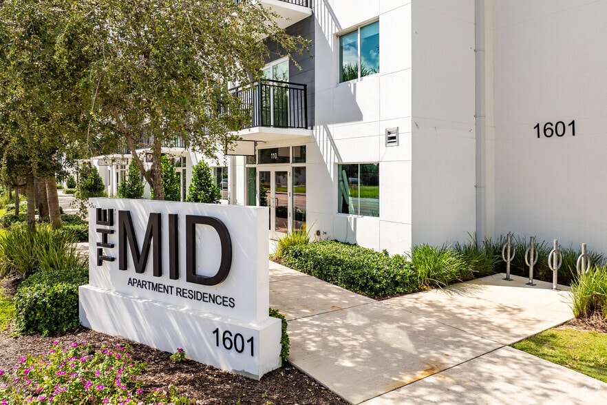 More Photos Of 1601 N Dixie Hwy, Lake Worth Apartments For Lease