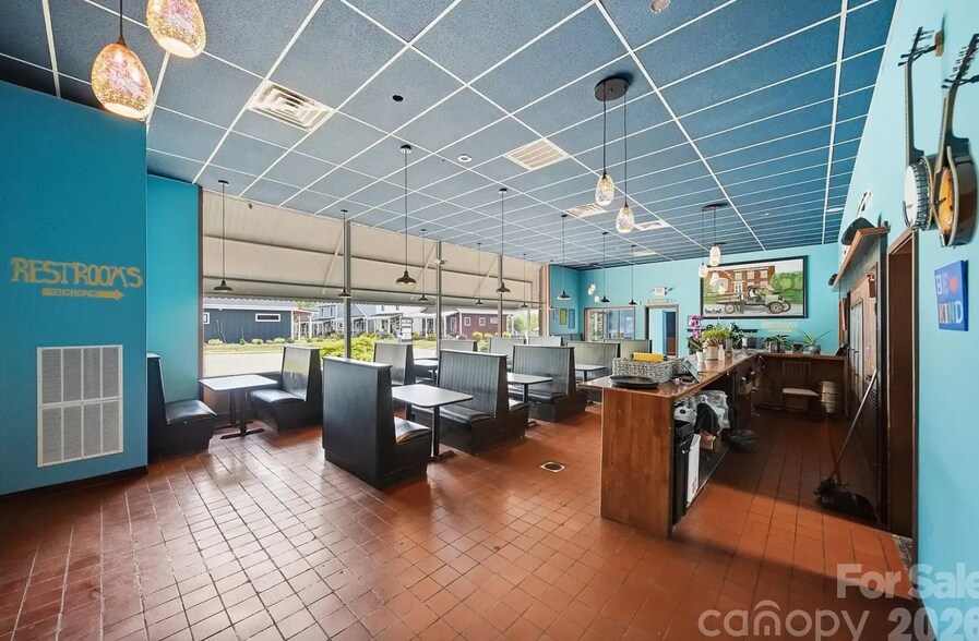 More Photos Of 47 Duke St, Granite Falls Bar For Sale