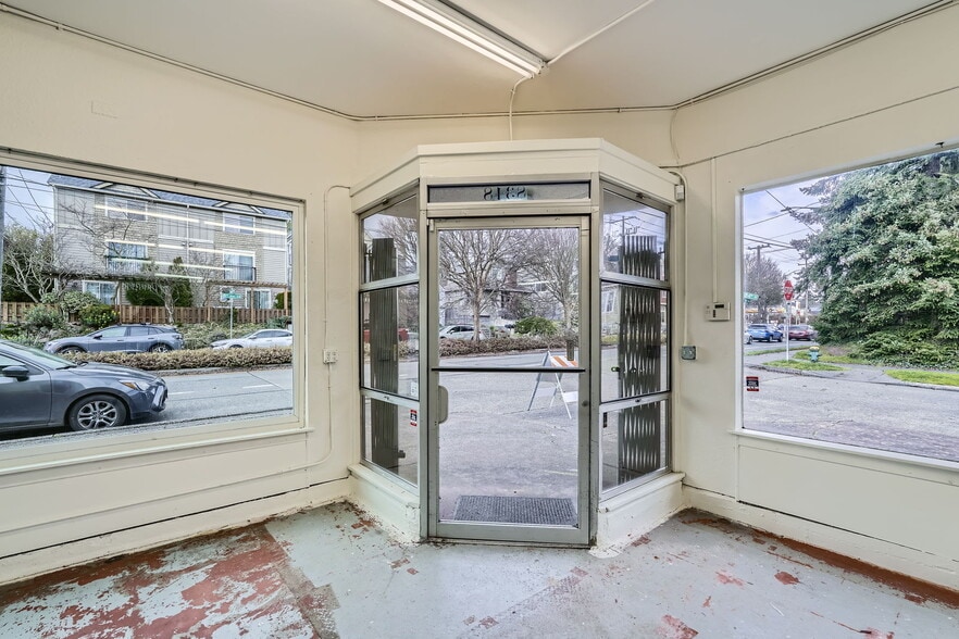 More Photos Of 8310-8318 8th Ave NW, Seattle Storefront Retail Office For Lease