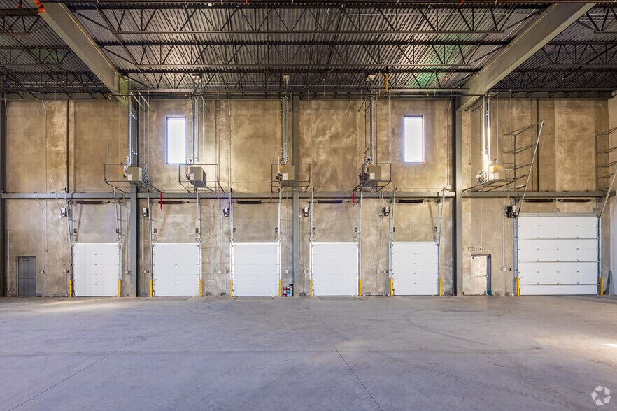 More Photos Of 4120 Russell Rd, Ottawa Unknown For Lease