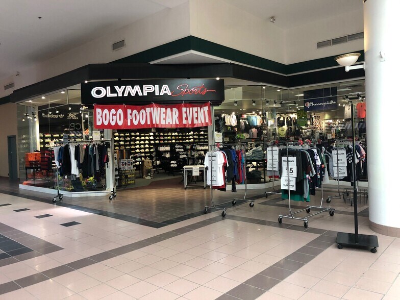 More Photos Of 830 Main St, Presque Isle Unknown For Lease