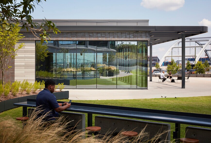 More Photos Of 10 Lea Ave, Nashville Office For Lease