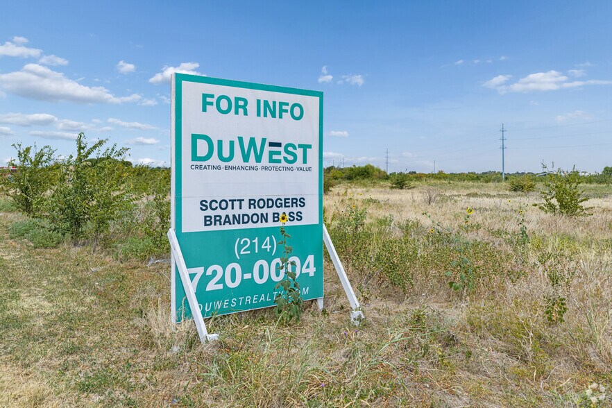 More Photos Of NEQ Golden Triangle Blvd & Beach St, Keller Land For Sale