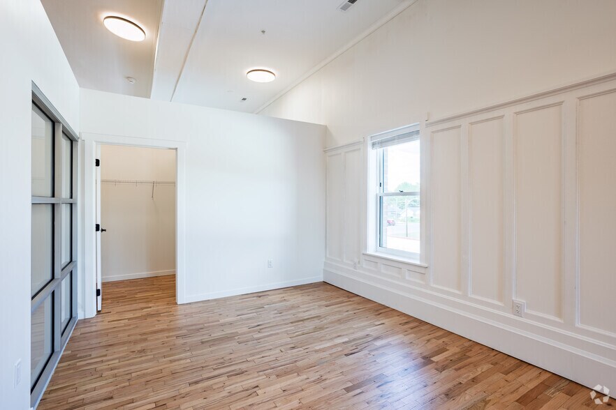 More Photos Of 3614 6th Ave, Des Moines Apartments For Lease