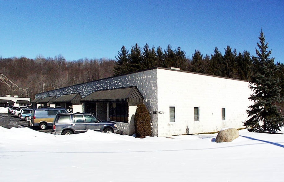 More Photos Of 9221 Ravenna Rd, Twinsburg Light Distribution For Sale