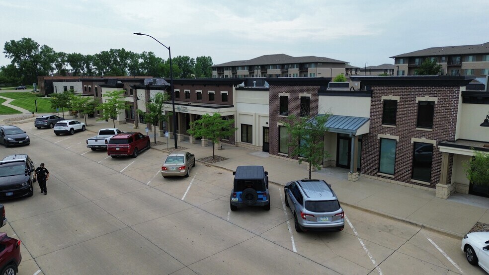 More Photos Of 2510 SW White Birch Dr, Ankeny Storefront For Lease