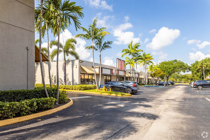 More Photos Of 4101 Ravenswood Rd, Dania Beach Office For Lease