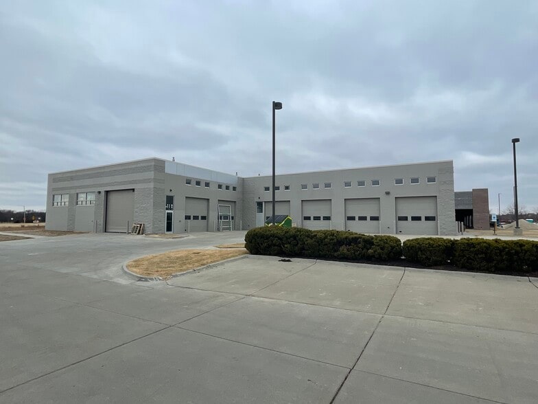 More Photos Of 8245 Cody Dr, Lincoln Warehouse For Lease